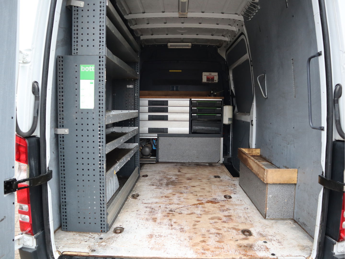 Mercedes-Benz Sprinter 310 CDI Euro 6 L2H2 - Trekhaak - BOTT Inrichting - Airco - Camera