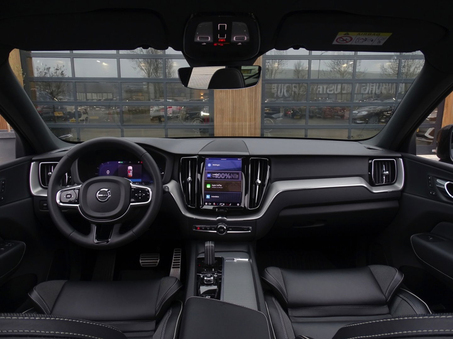 Volvo XC60 T6 341K AWD Recharge Plug-In Hybrid / R- Design / LED