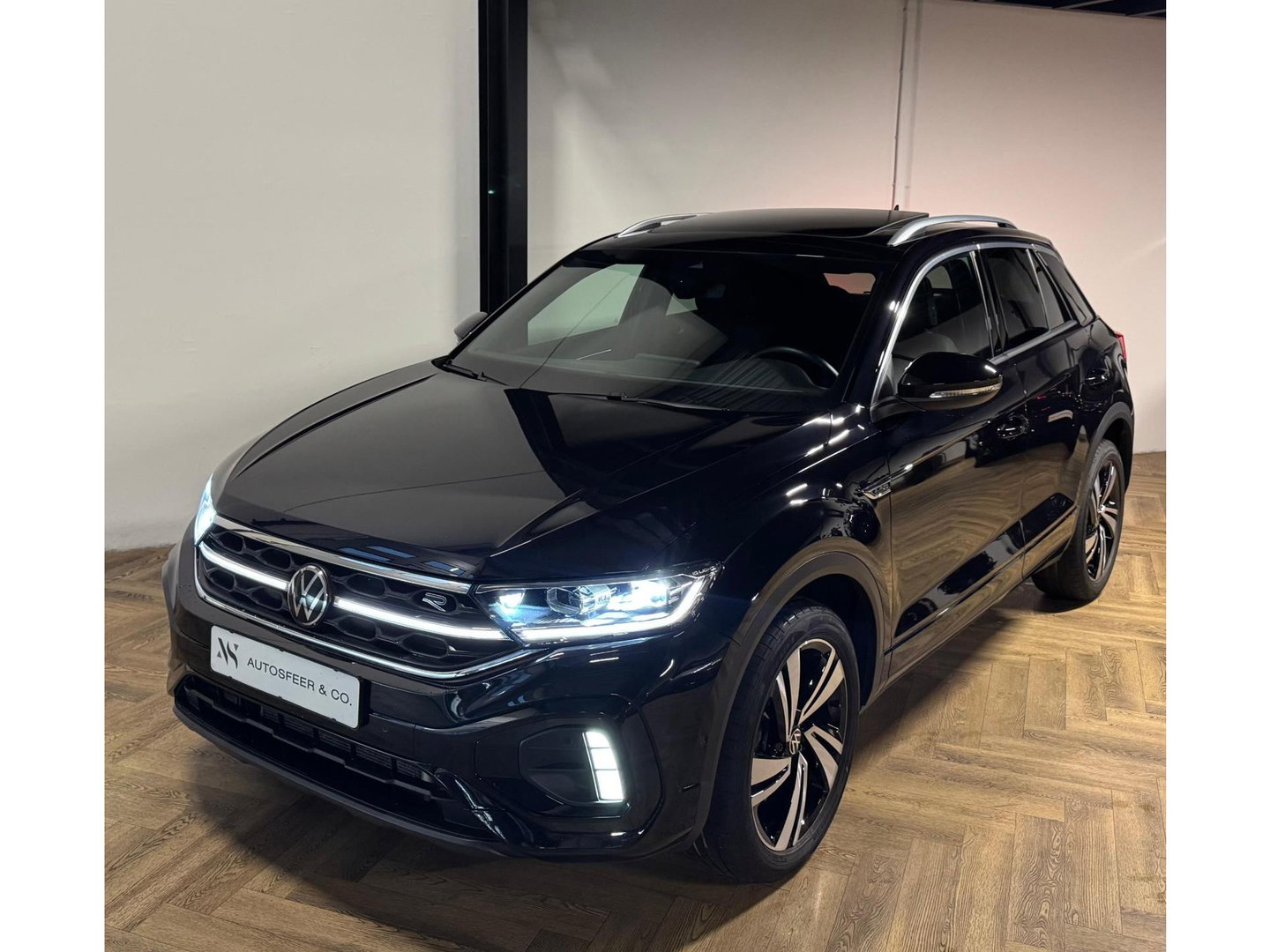 Volkswagen T-Roc 1.5 TSI R-Line PANO KEYLESS CAM