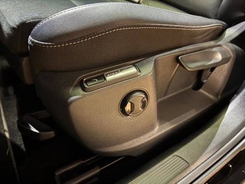 Volkswagen T-Roc 1.5 TSI R-Line PANO KEYLESS CAM