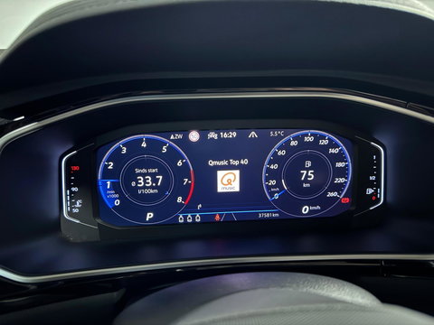 Volkswagen T-Roc 1.5 TSI R-Line PANO KEYLESS CAM