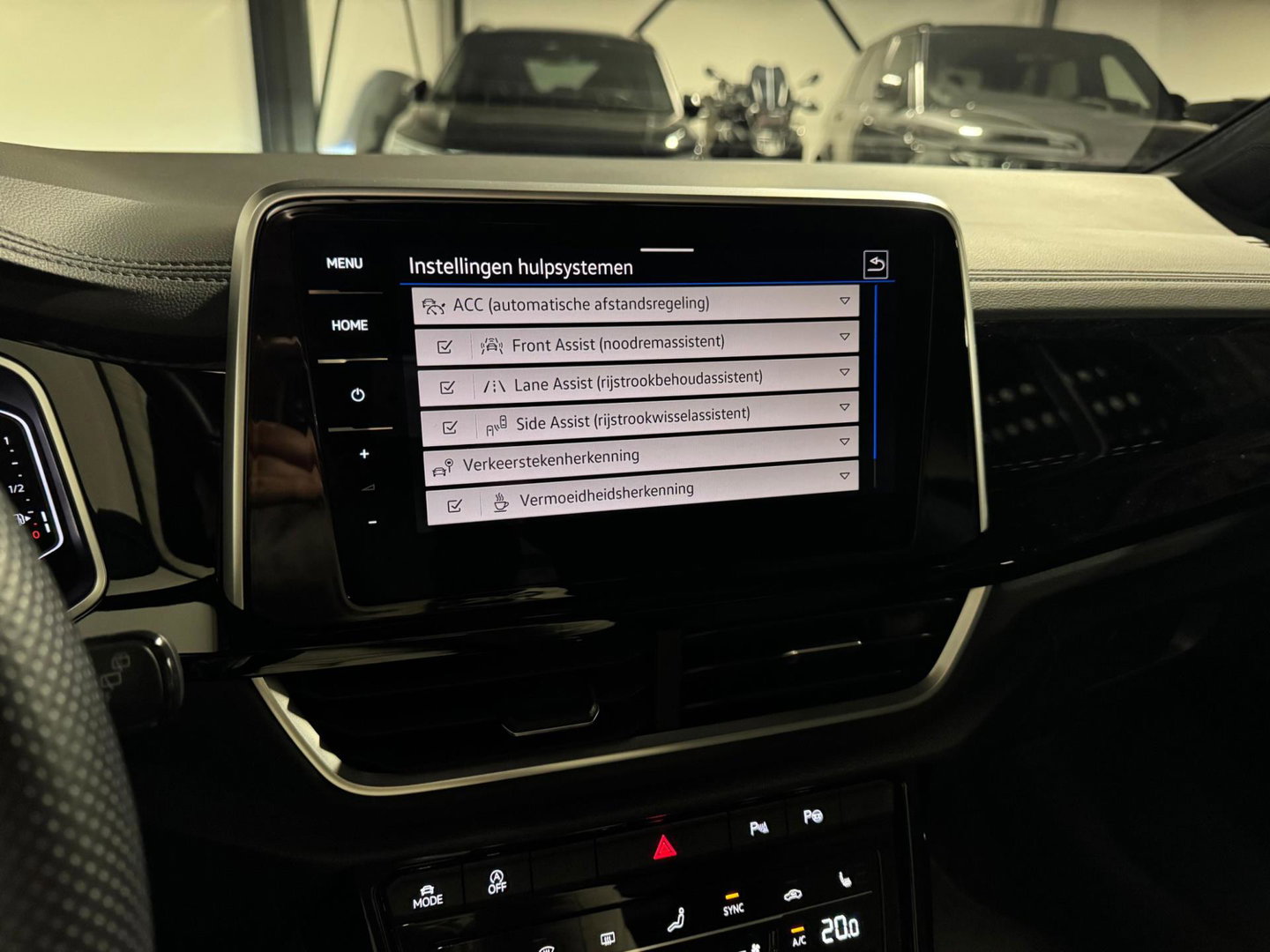 Volkswagen T-Roc 1.5 TSI R-Line PANO KEYLESS CAM