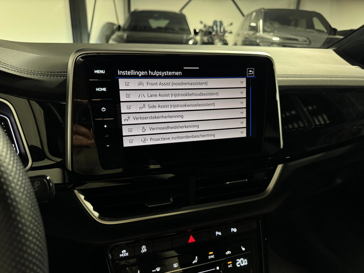 Volkswagen T-Roc 1.5 TSI R-Line PANO KEYLESS CAM