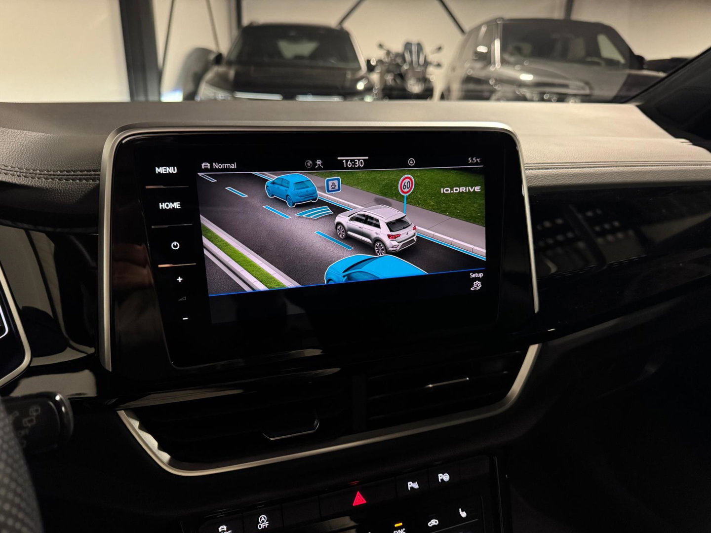 Volkswagen T-Roc 1.5 TSI R-Line PANO KEYLESS CAM