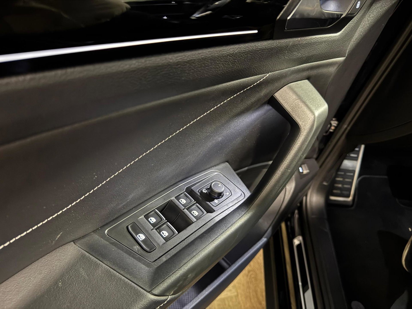 Volkswagen T-Roc 1.5 TSI R-Line PANO KEYLESS CAM