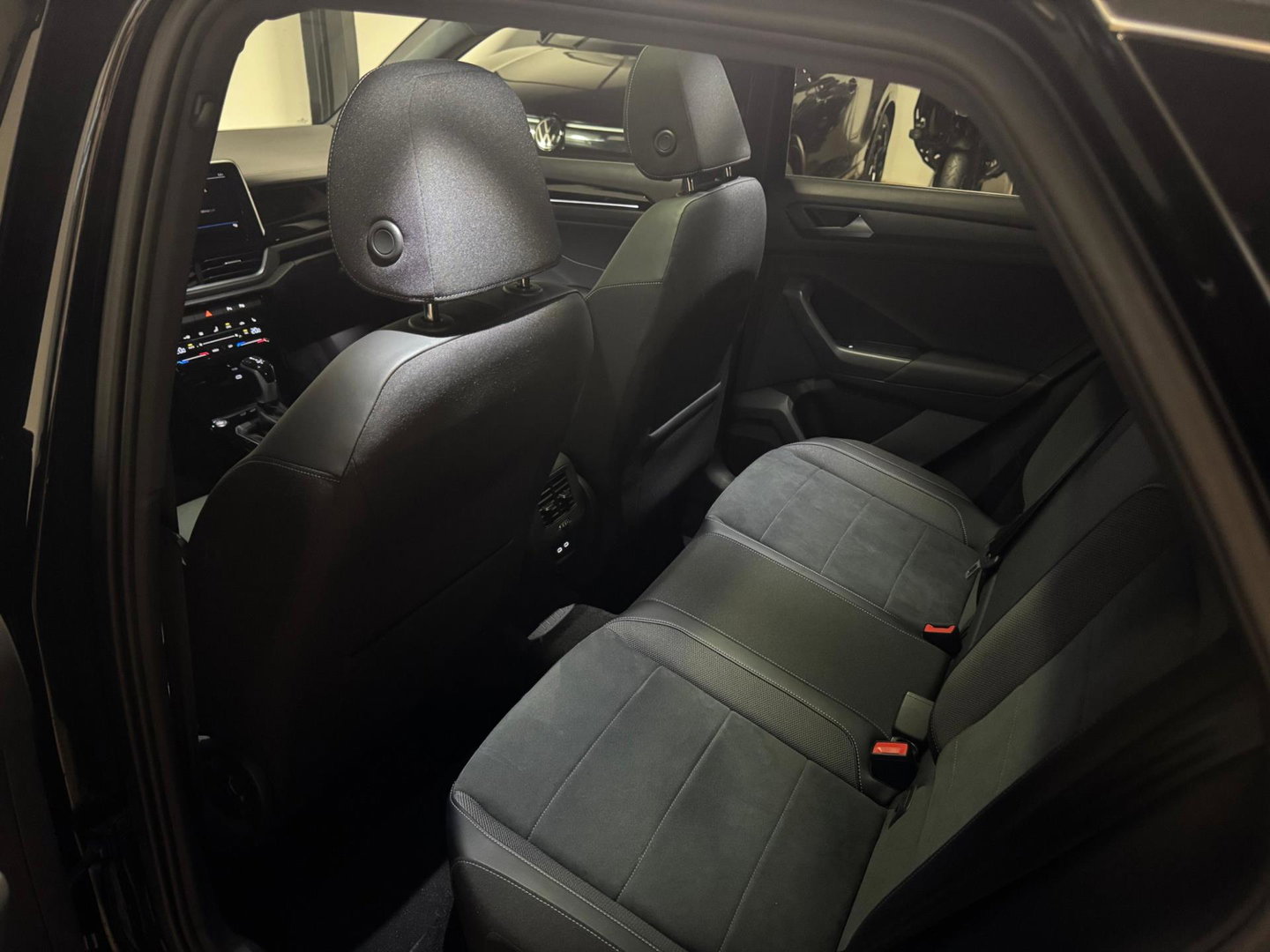 Volkswagen T-Roc 1.5 TSI R-Line PANO KEYLESS CAM