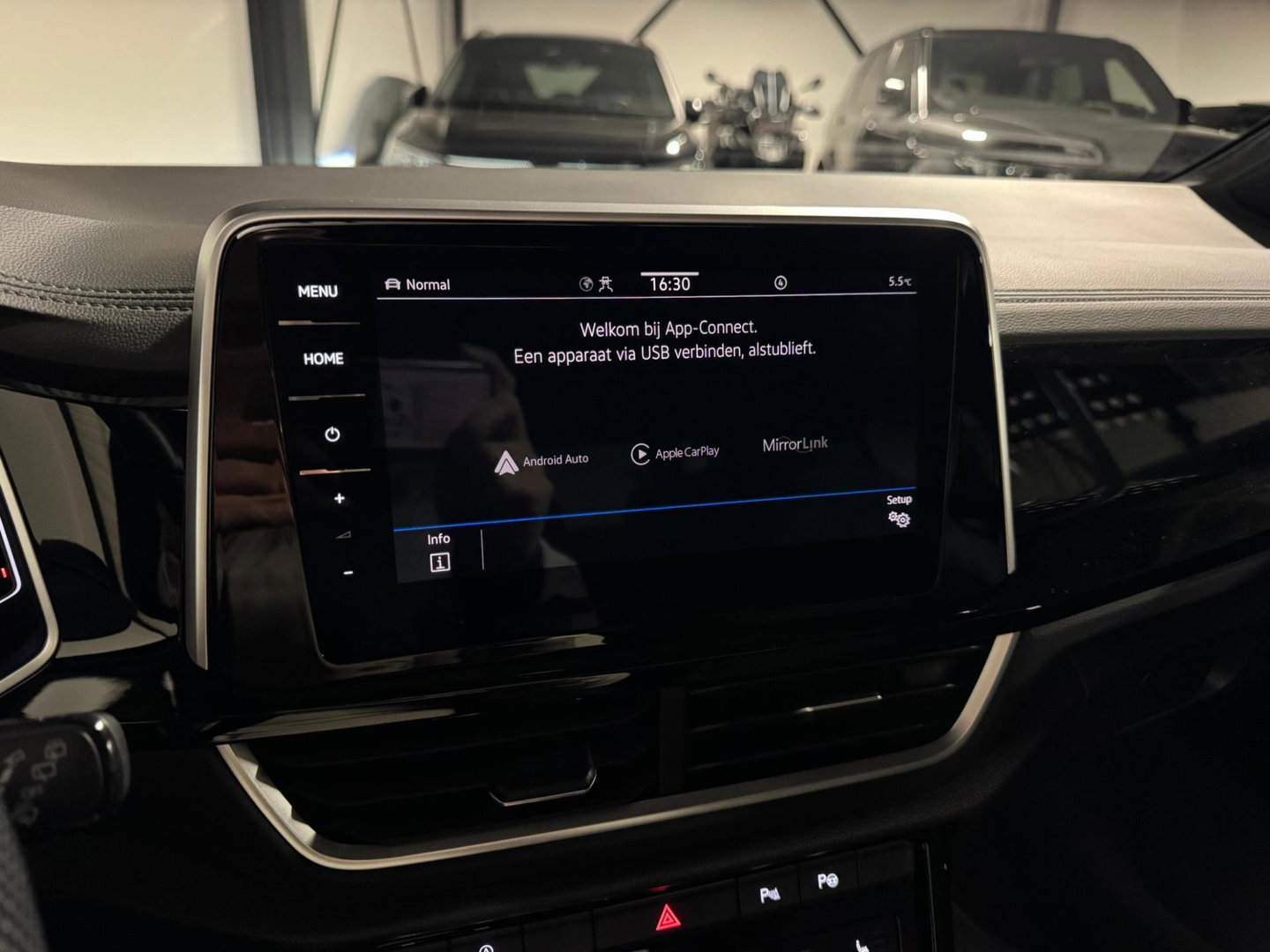 Volkswagen T-Roc 1.5 TSI R-Line PANO KEYLESS CAM