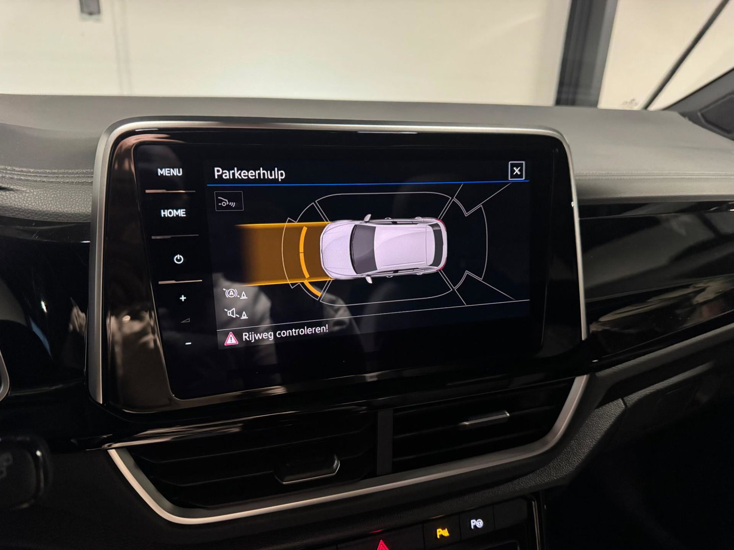Volkswagen T-Roc 1.5 TSI R-Line PANO KEYLESS CAM
