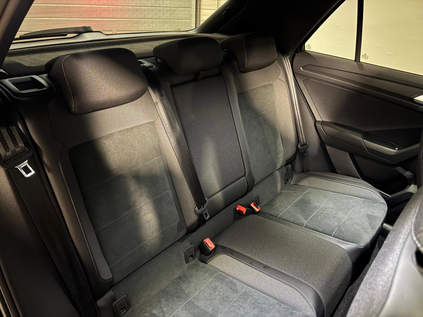 Volkswagen T-Roc 1.5 TSI R-Line PANO KEYLESS CAM