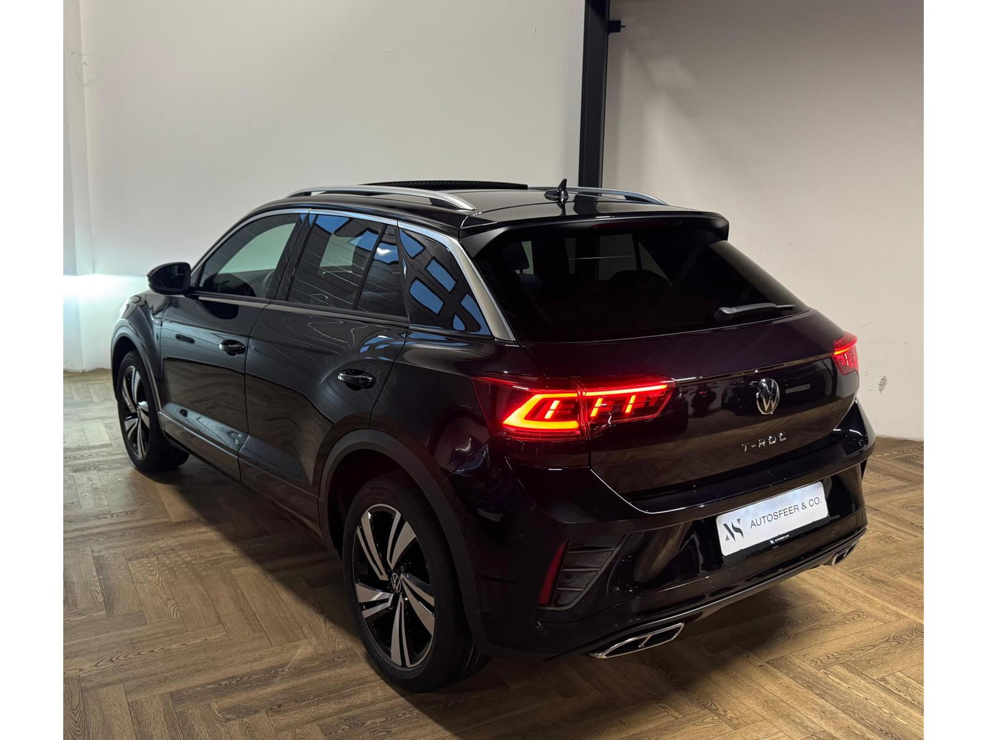Volkswagen T-Roc 1.5 TSI R-Line PANO KEYLESS CAM