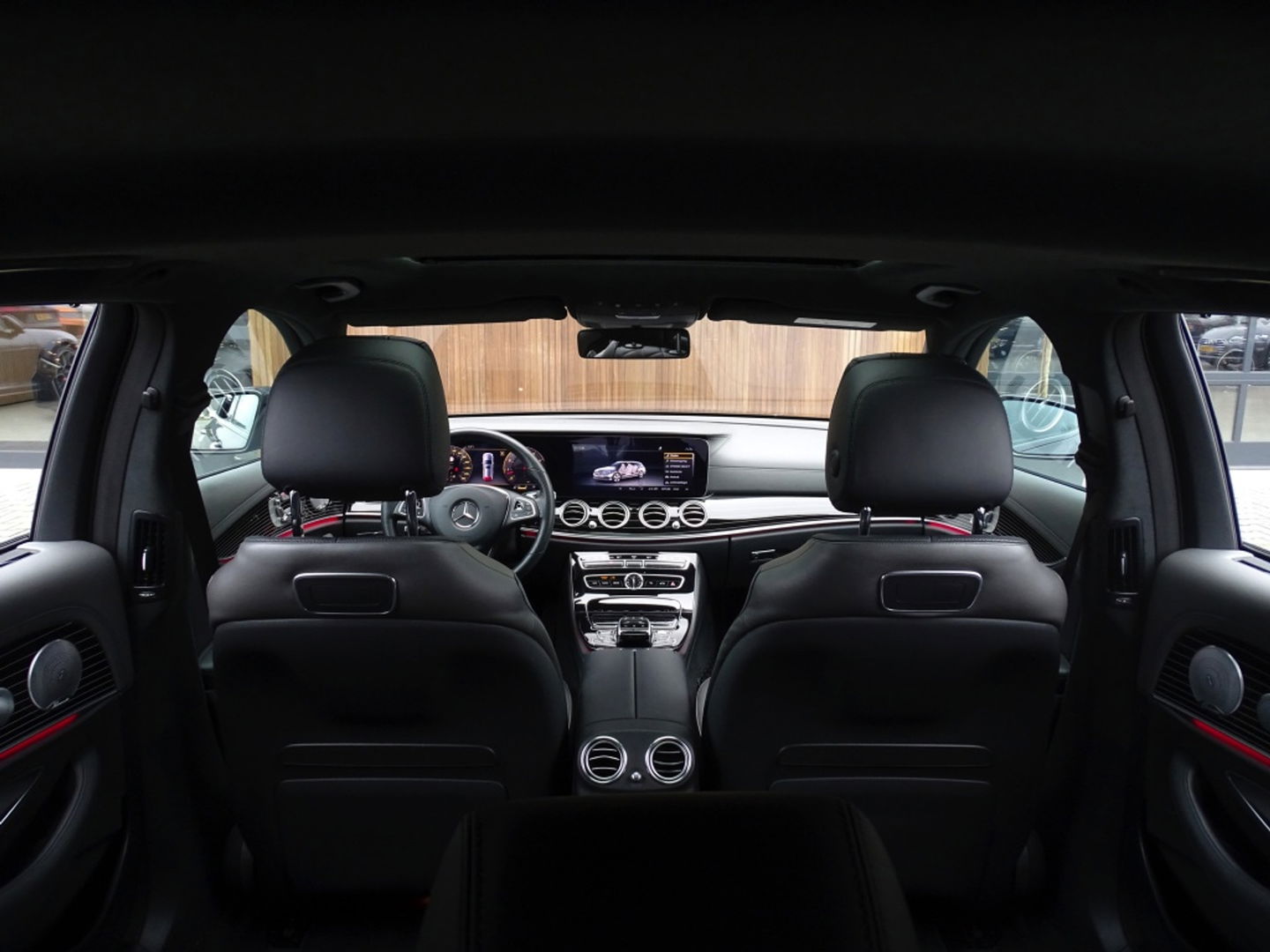 Mercedes-Benz E-Klasse Estate 400 334PK V6T 4Matic / Designo / alcantara / Burmester / 360°