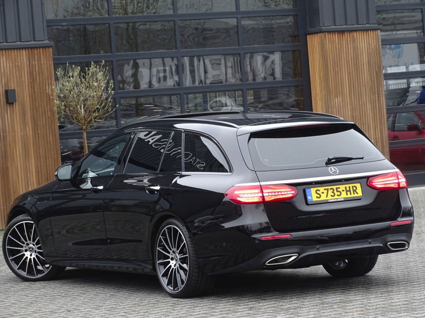 Mercedes-Benz E-Klasse Estate 400 334PK V6T 4Matic / Designo / alcantara / Burmester / 360°