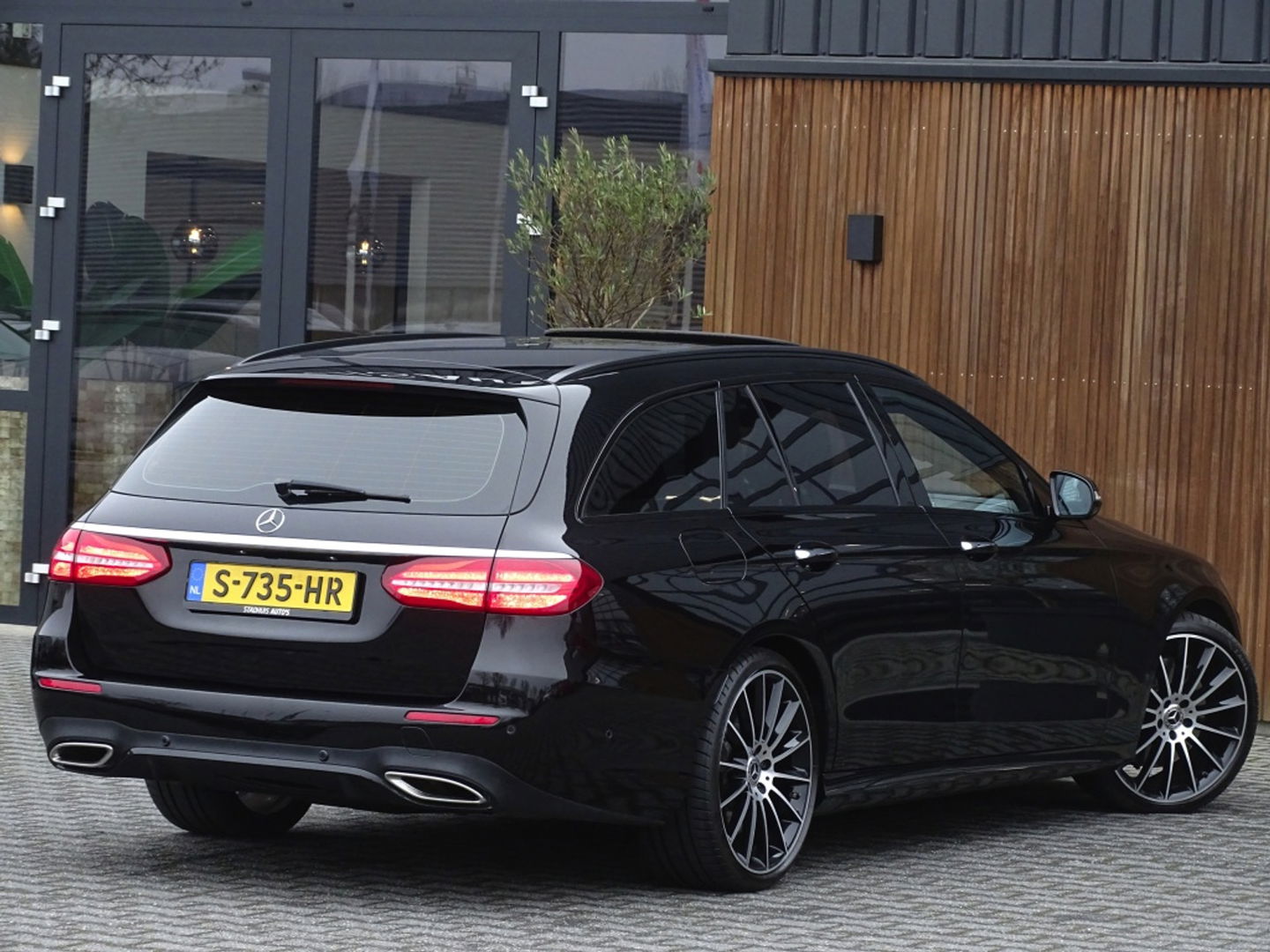 Mercedes-Benz E-Klasse Estate 400 334PK V6T 4Matic / Designo / alcantara / Burmester / 360°