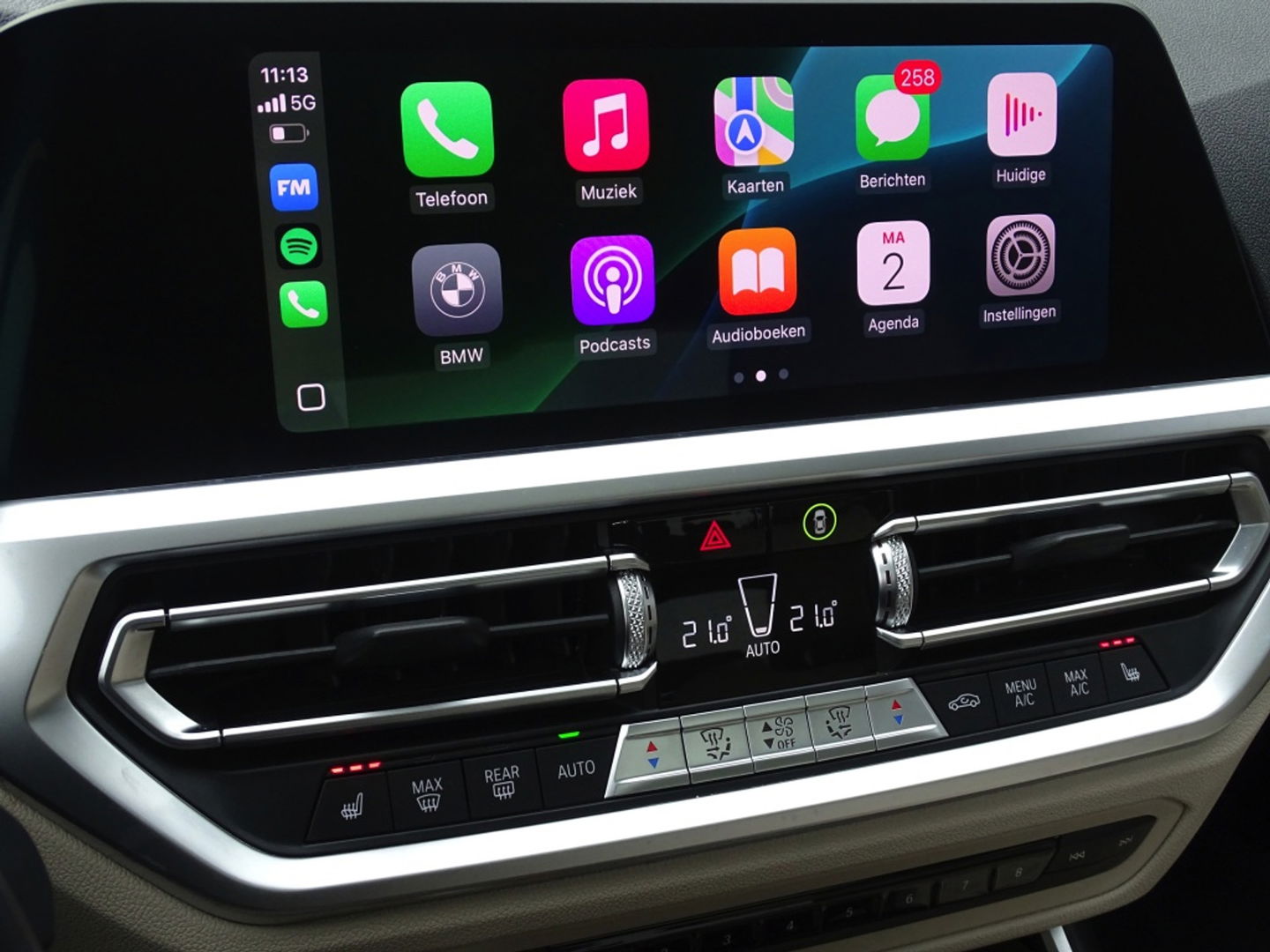 BMW 3-serie 330e 292PK M-Sport / laser / ACC / trekhaak / head-up