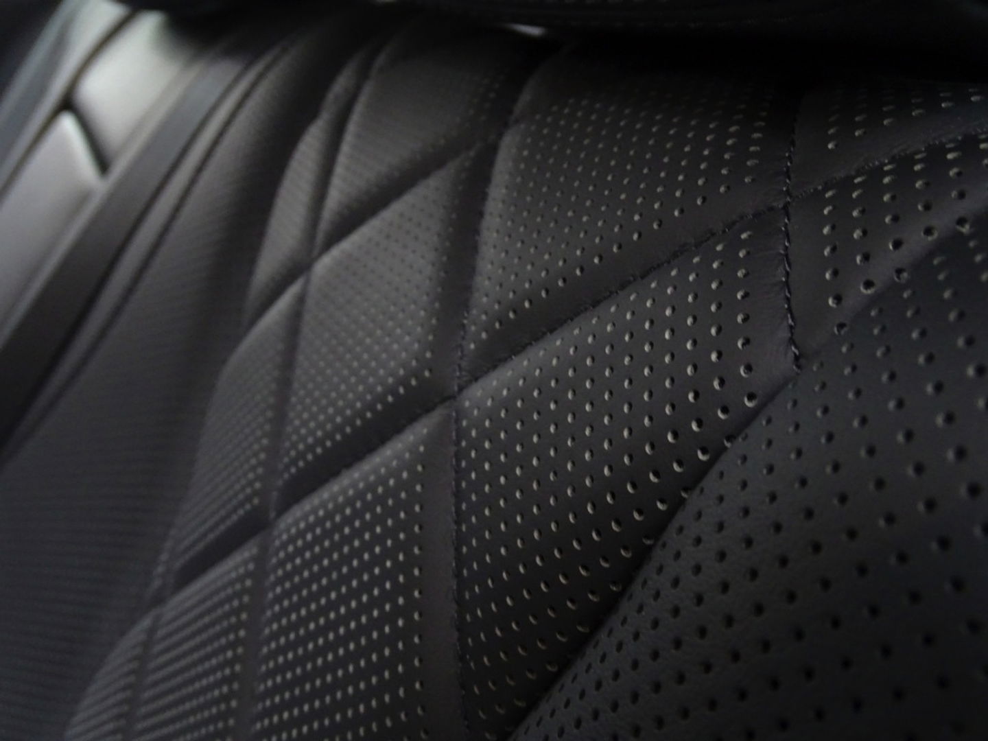 Mercedes-Benz E-Klasse Estate 400 334PK V6T 4Matic / Designo / alcantara / Burmester / 360°