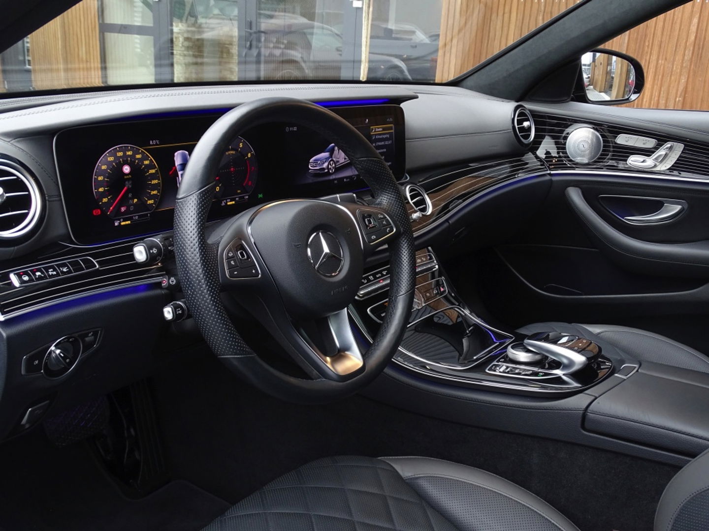 Mercedes-Benz E-Klasse Estate 400 334PK V6T 4Matic / Designo / alcantara / Burmester / 360°