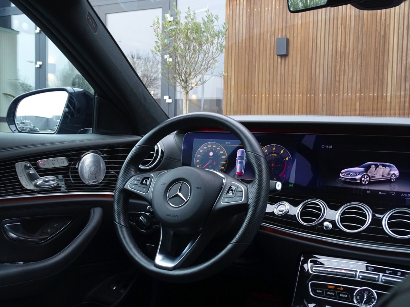 Mercedes-Benz E-Klasse Estate 400 334PK V6T 4Matic / Designo / alcantara / Burmester / 360°