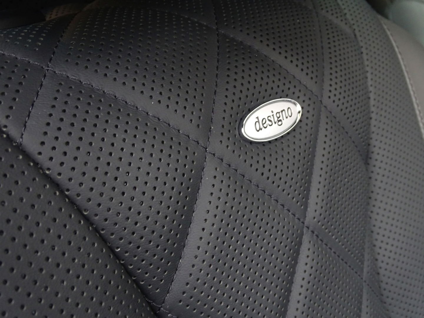 Mercedes-Benz E-Klasse Estate 400 334PK V6T 4Matic / Designo / alcantara / Burmester / 360°