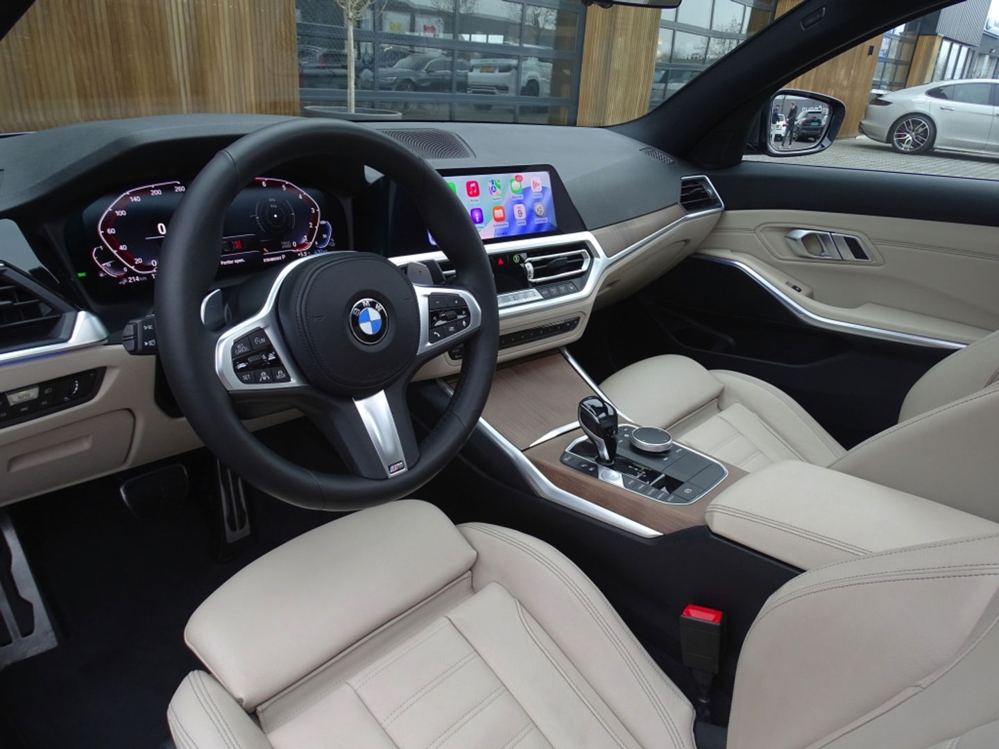 BMW 3-serie 330e 292PK M-Sport / laser / ACC / trekhaak / head-up