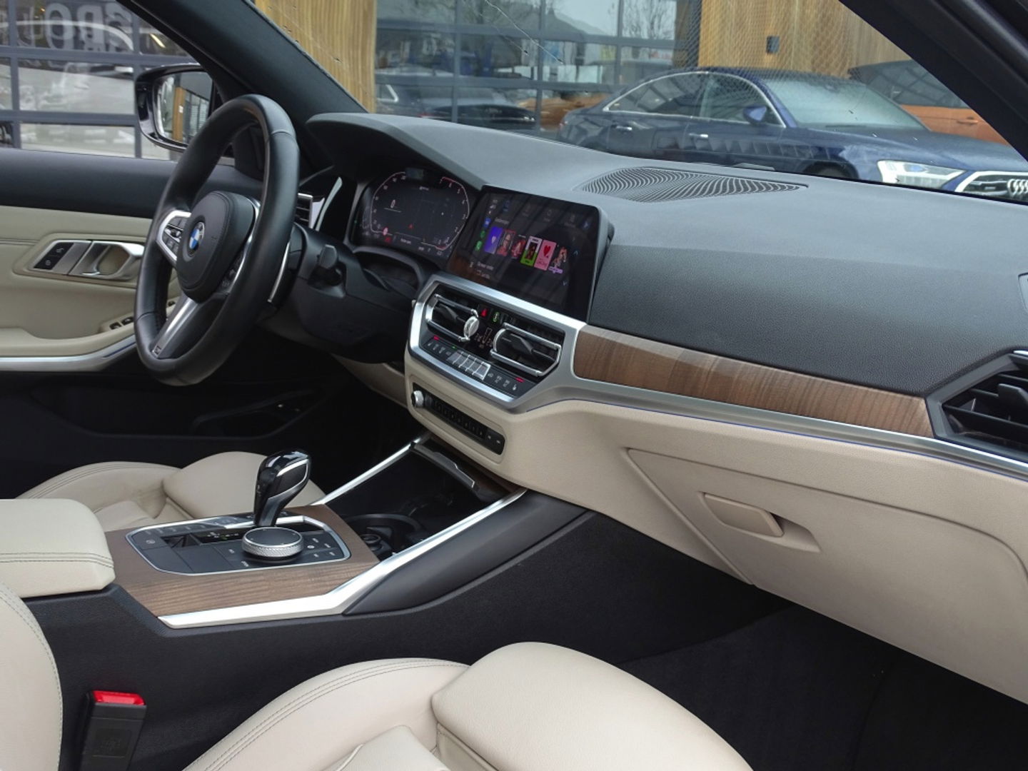 BMW 3-serie 330e 292PK M-Sport / laser / ACC / trekhaak / head-up