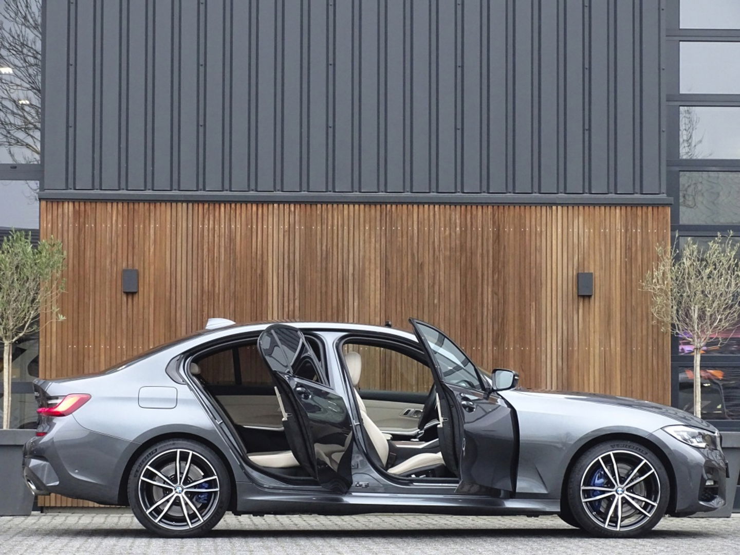 BMW 3-serie 330e 292PK M-Sport / laser / ACC / trekhaak / head-up