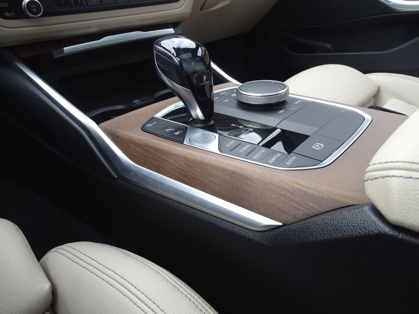 BMW 3-serie 330e 292PK M-Sport / laser / ACC / trekhaak / head-up