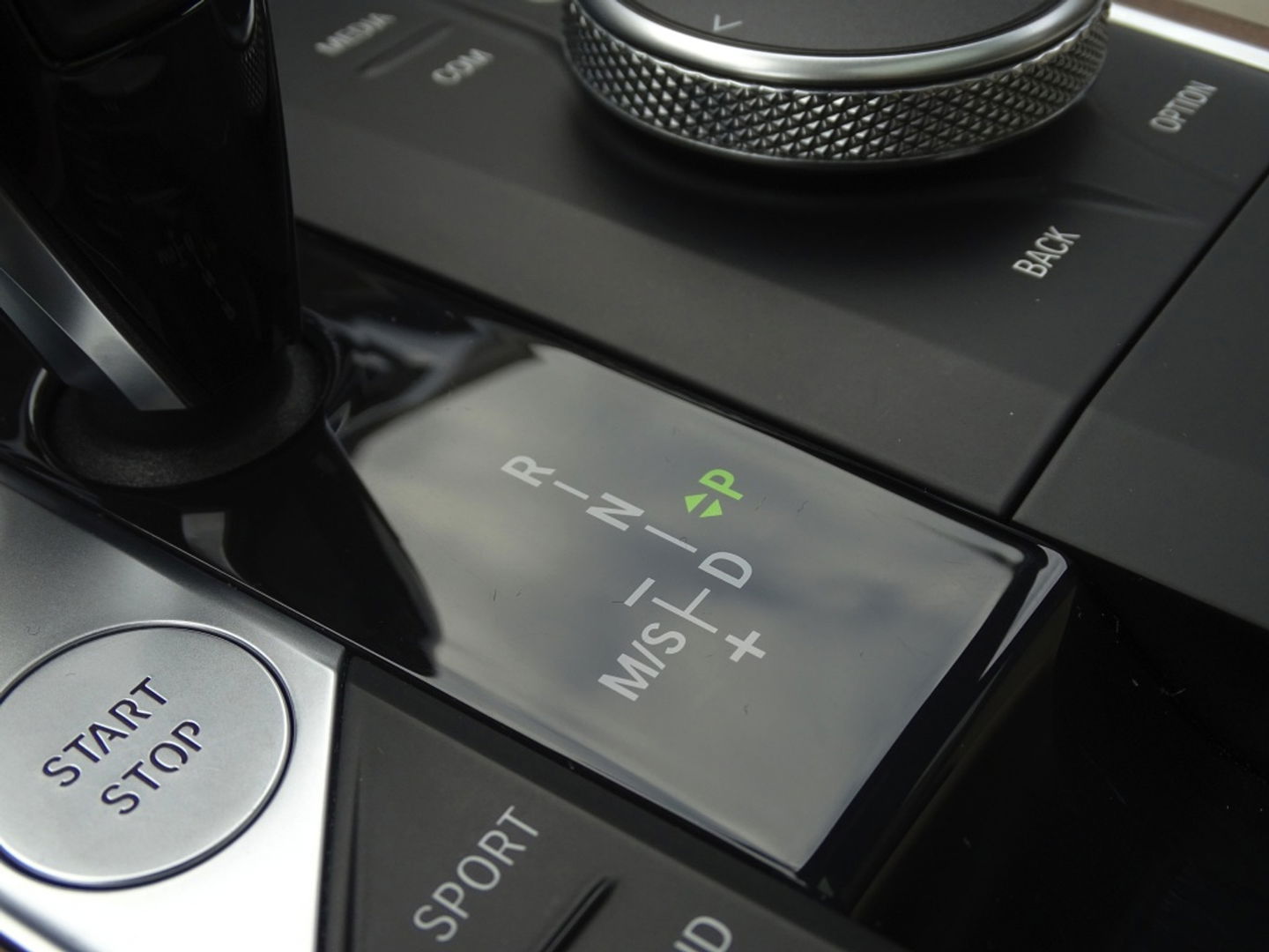 BMW 3-serie 330e 292PK M-Sport / laser / ACC / trekhaak / head-up