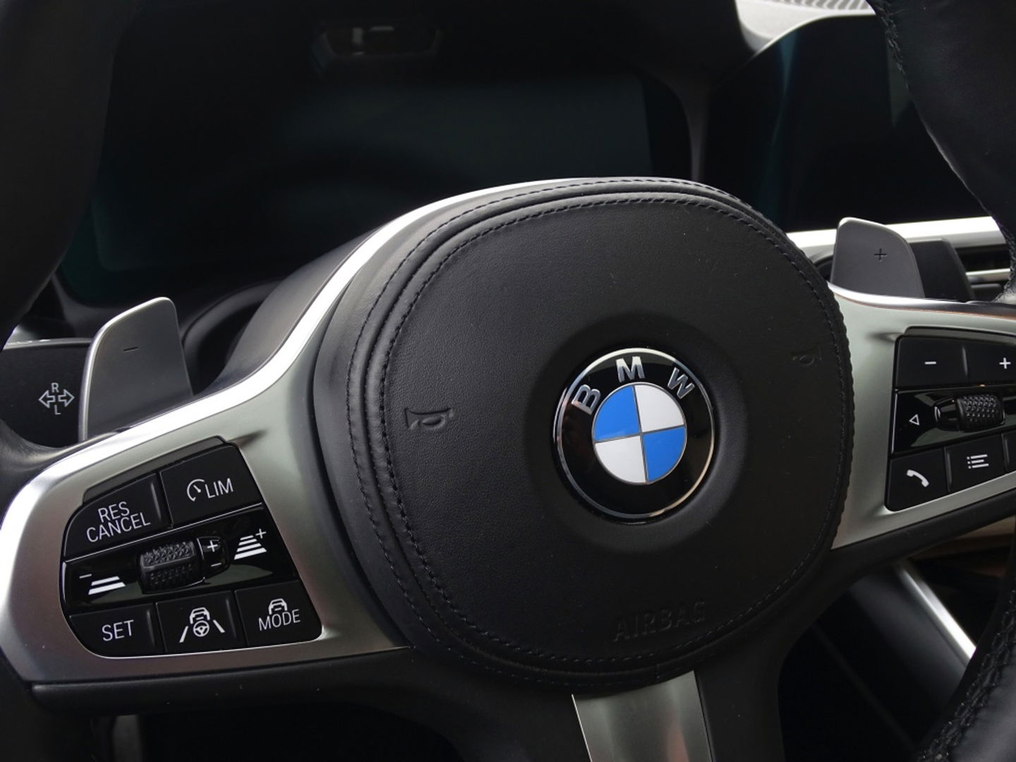 BMW 3-serie 330e 292PK M-Sport / laser / ACC / trekhaak / head-up