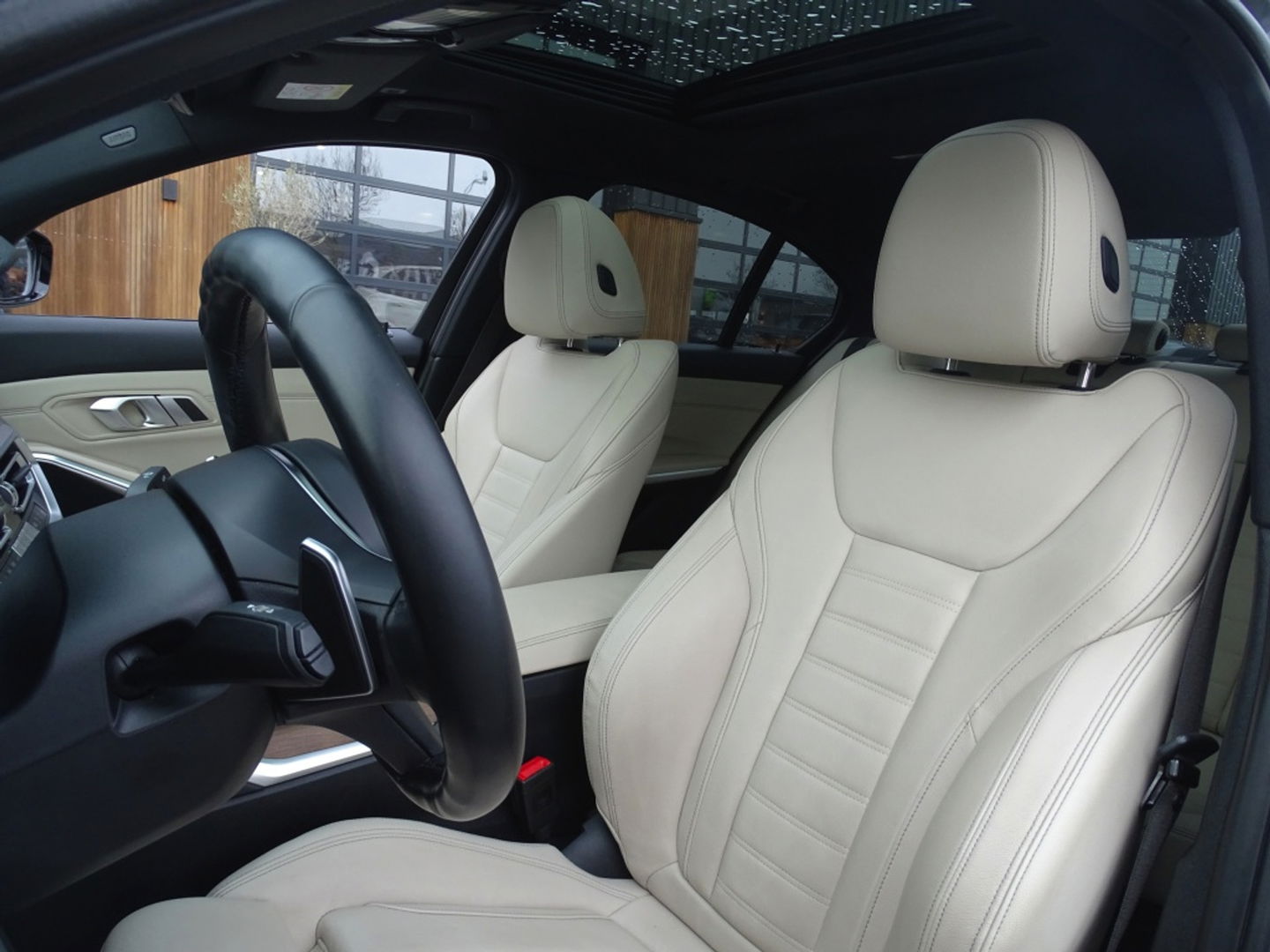 BMW 3-serie 330e 292PK M-Sport / laser / ACC / trekhaak / head-up