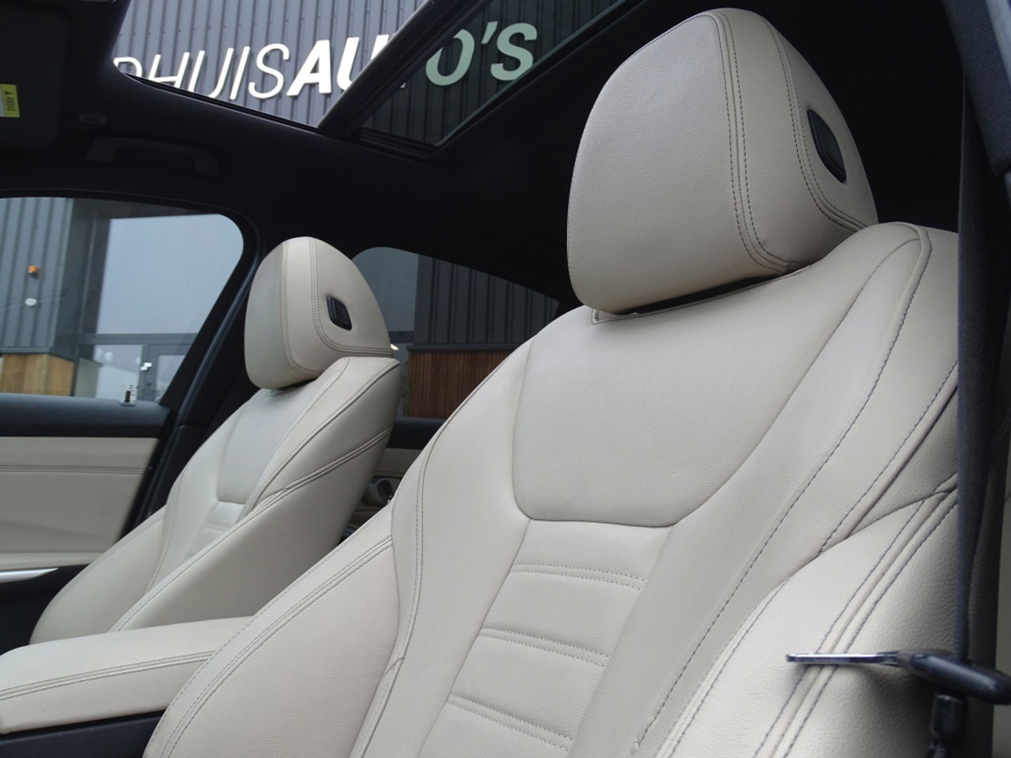 BMW 3-serie 330e 292PK M-Sport / laser / ACC / trekhaak / head-up