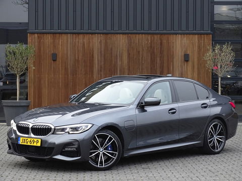 BMW 3-serie 330e 292PK M-Sport / laser / ACC / trekhaak / head-up