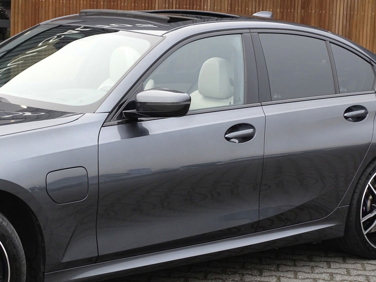 BMW 3-serie 330e 292PK M-Sport / laser / ACC / trekhaak / head-up