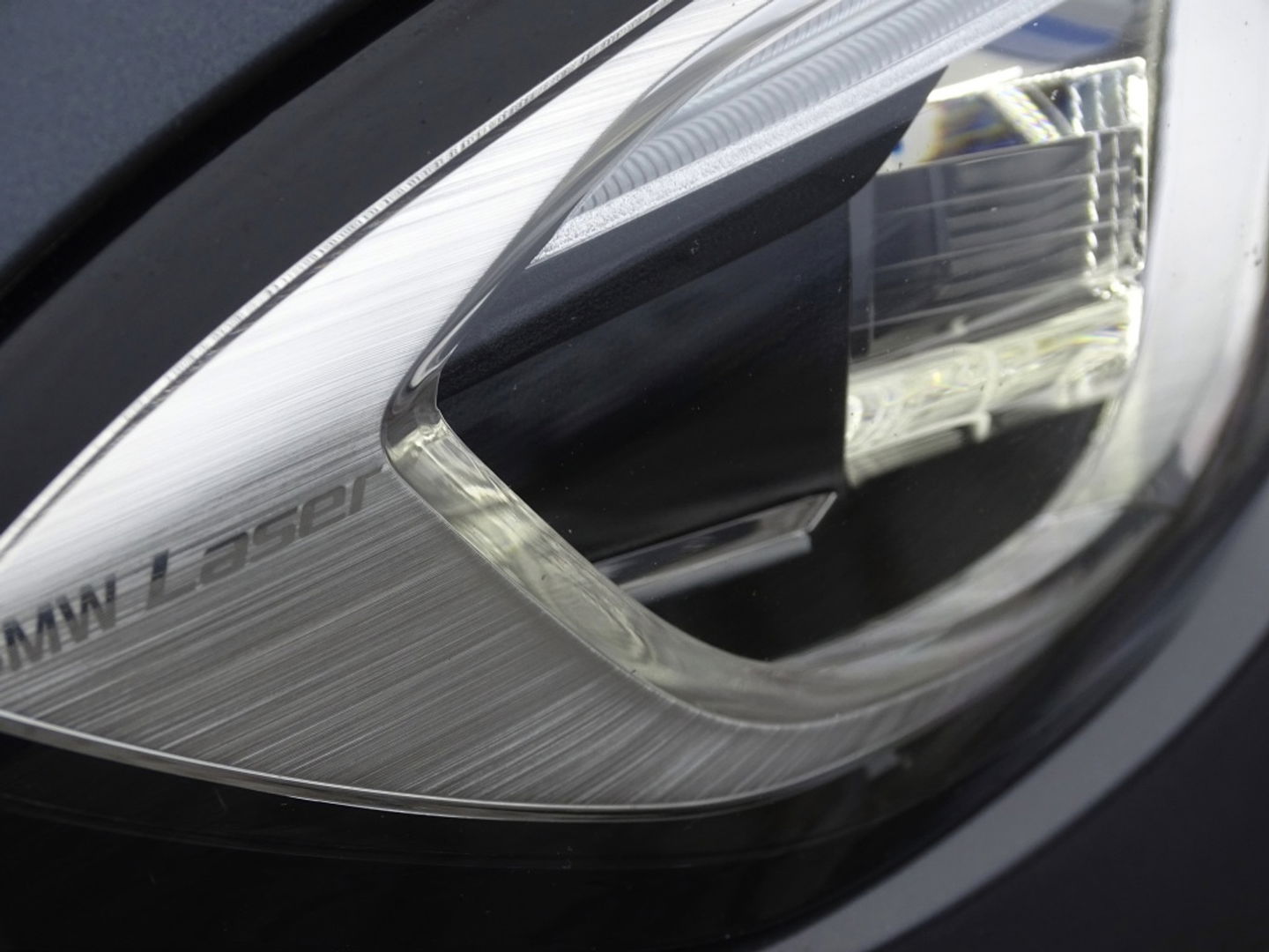 BMW 3-serie 330e 292PK M-Sport / laser / ACC / trekhaak / head-up