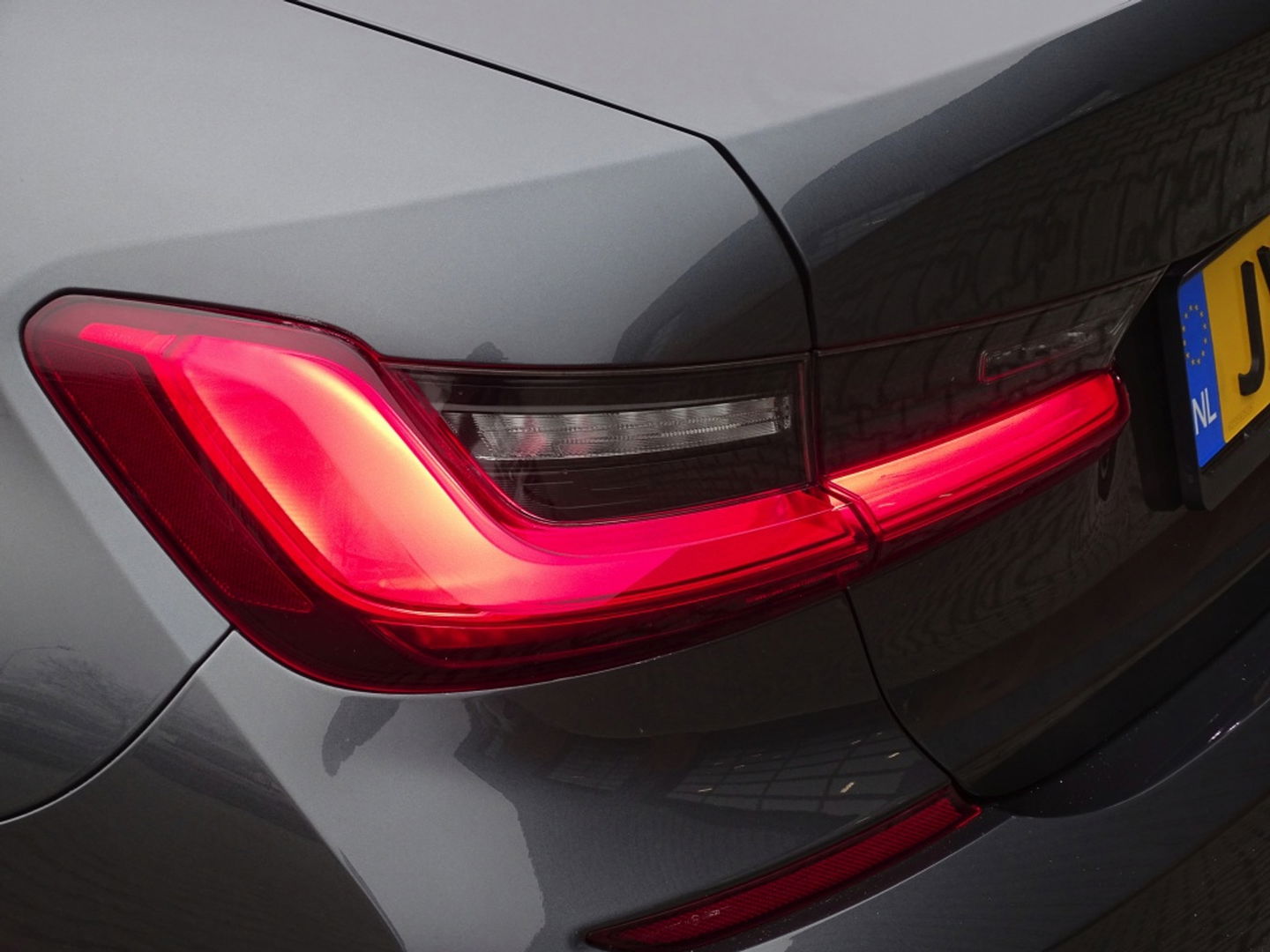 BMW 3-serie 330e 292PK M-Sport / laser / ACC / trekhaak / head-up