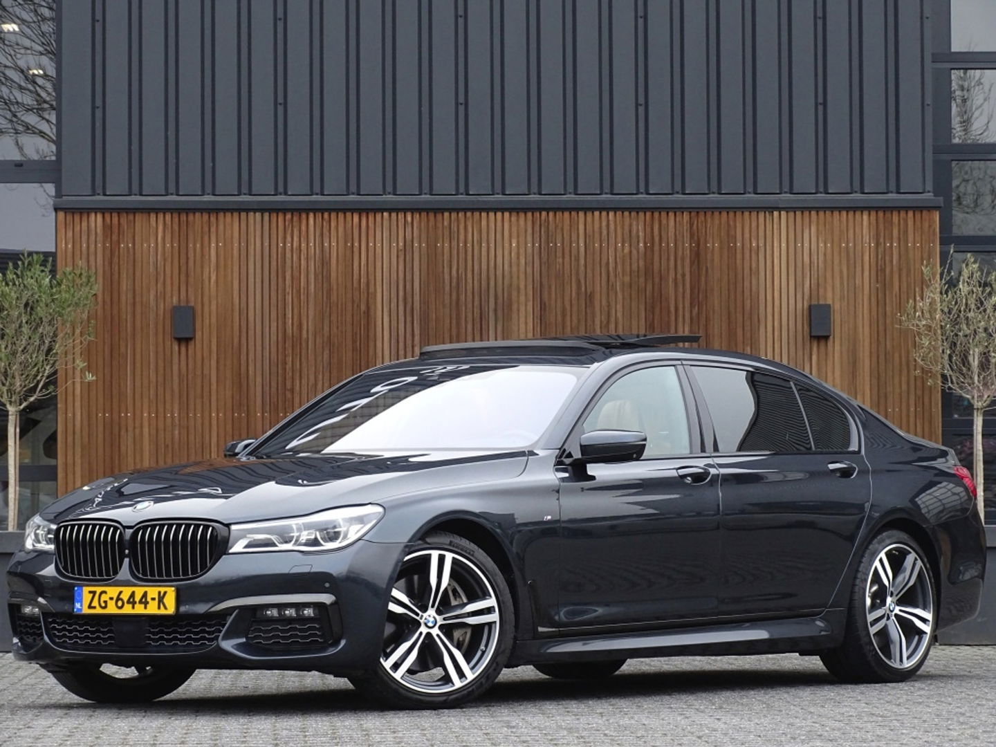BMW 7 Serie 750Li LANG V8 449PK xDr. High Exec / M-Individual / Bowers & Wil