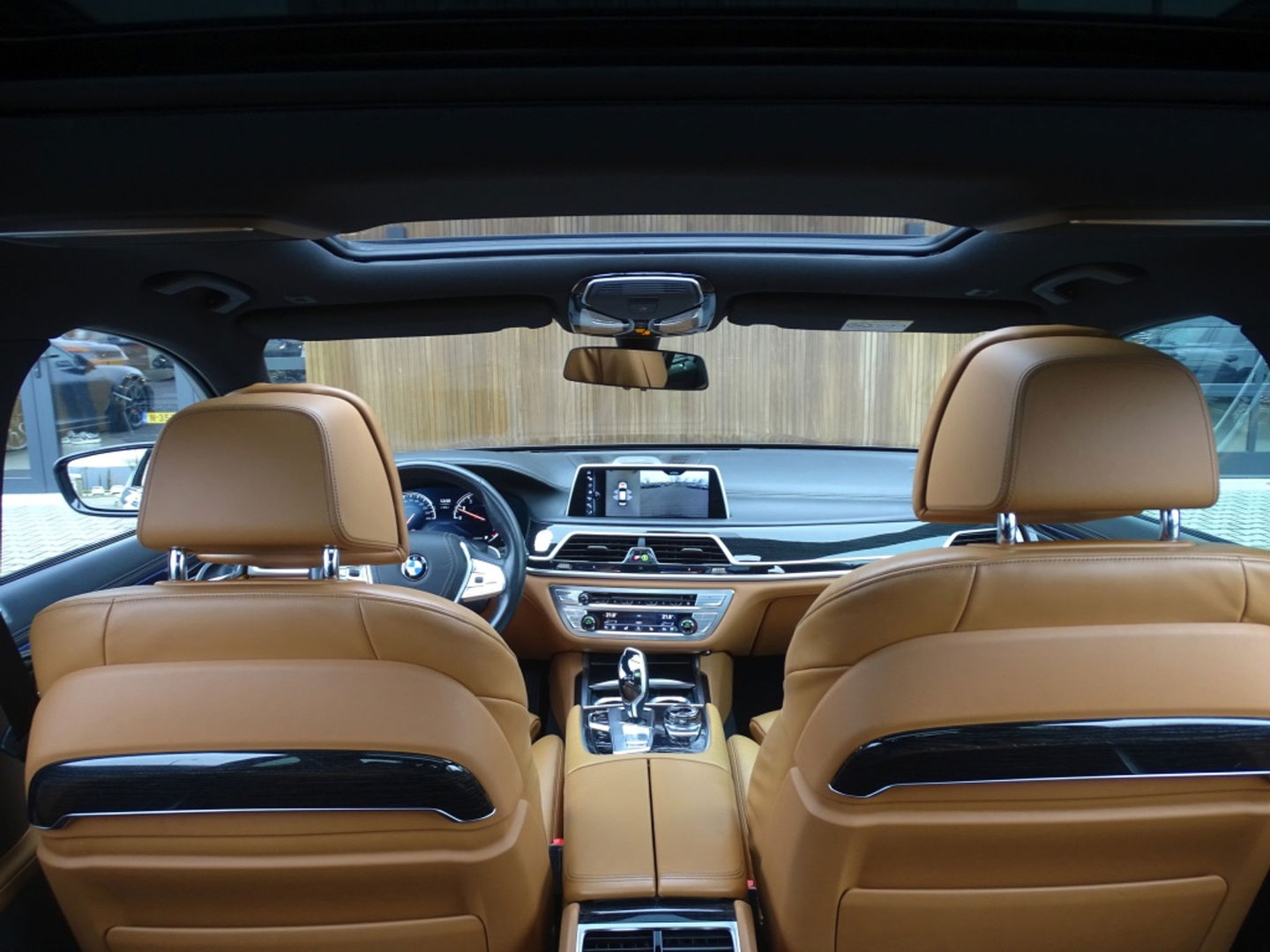 BMW 7 Serie 750Li LANG V8 449PK xDr. High Exec / M-Individual / Bowers & Wil