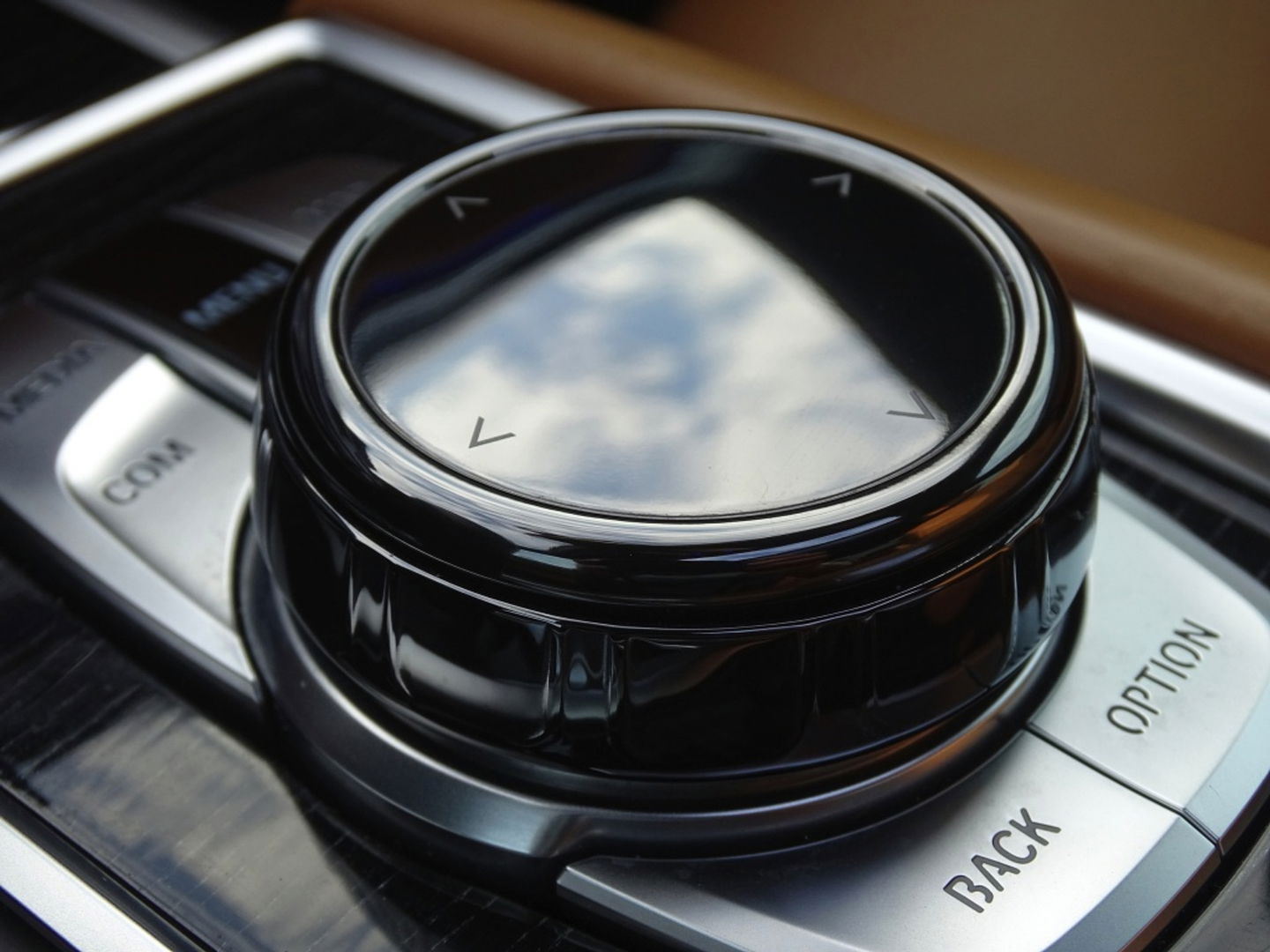 BMW 7 Serie 750Li LANG V8 449PK xDr. High Exec / M-Individual / Bowers & Wil