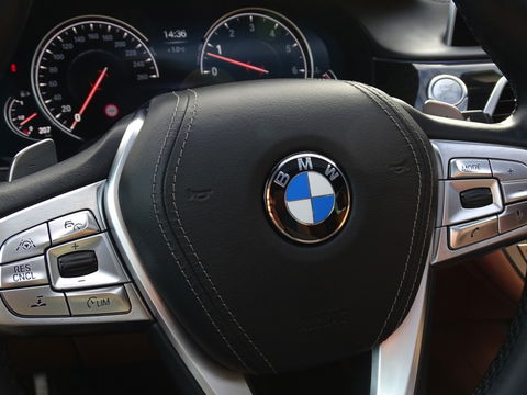 BMW 7 Serie 750Li LANG V8 449PK xDr. High Exec / M-Individual / Bowers & Wil