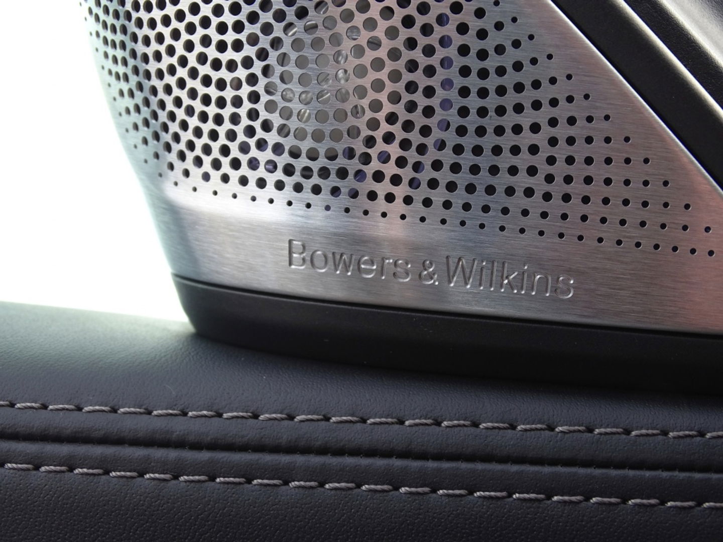 BMW 7 Serie 750Li LANG V8 449PK xDr. High Exec / M-Individual / Bowers & Wil