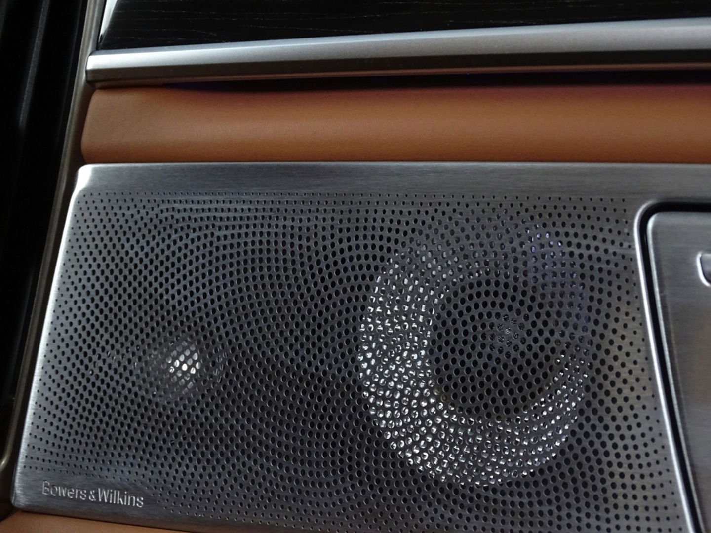 BMW 7 Serie 750Li LANG V8 449PK xDr. High Exec / M-Individual / Bowers & Wil