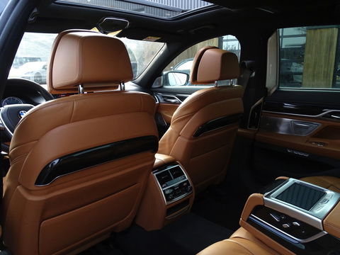 BMW 7 Serie 750Li LANG V8 449PK xDr. High Exec / M-Individual / Bowers & Wil