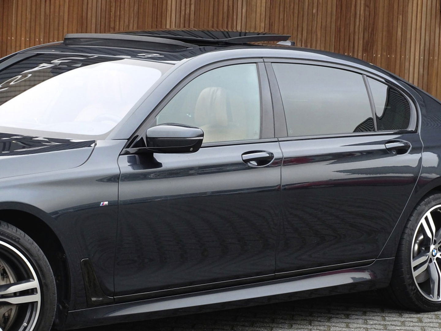 BMW 7 Serie 750Li LANG V8 449PK xDr. High Exec / M-Individual / Bowers & Wil