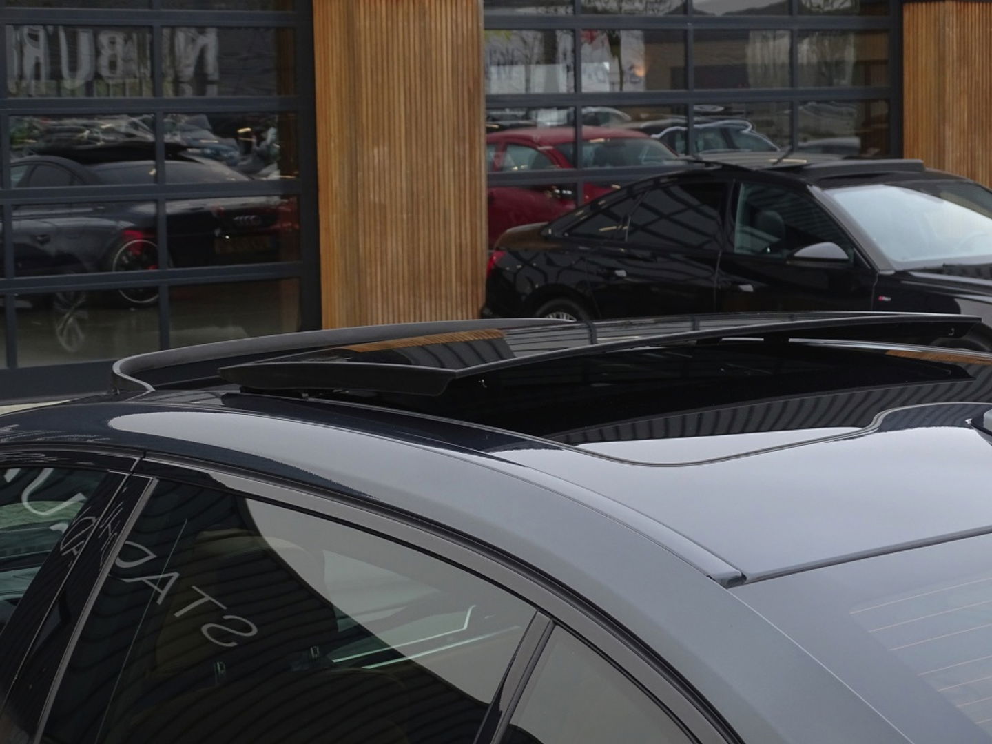 BMW 7 Serie 750Li LANG V8 449PK xDr. High Exec / M-Individual / Bowers & Wil