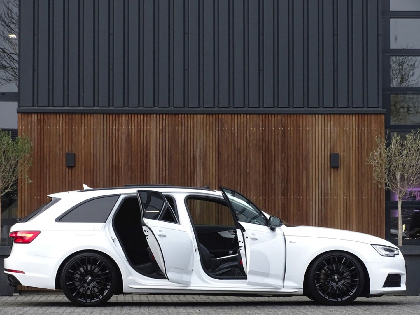 Audi A4 Avant 2.0 TFSI 252 pk Quattro / ProLine / S-Edition / panoramadak / LE