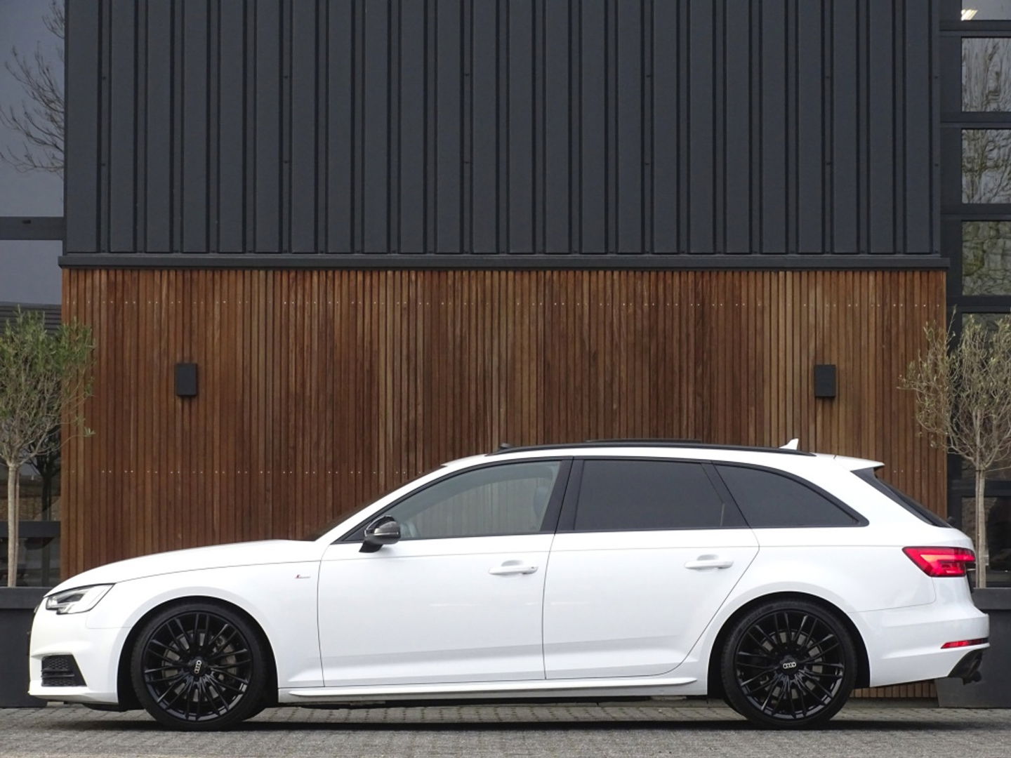 Audi A4 Avant 2.0 TFSI 252 pk Quattro / ProLine / S-Edition / panoramadak / LE