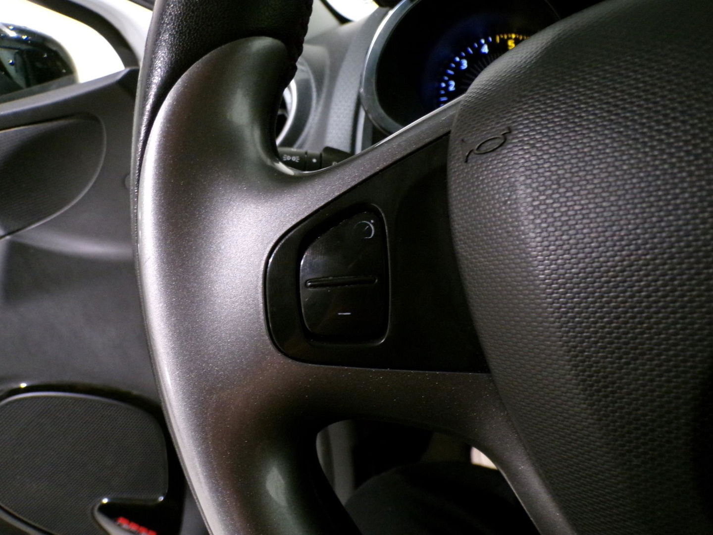 Renault Clio Estate 1.5 dCi ECO Night&Day "Origineel NL!" Bluetooth Navigatie Winterbanden Camera Parkeersensoren Airco Keyless