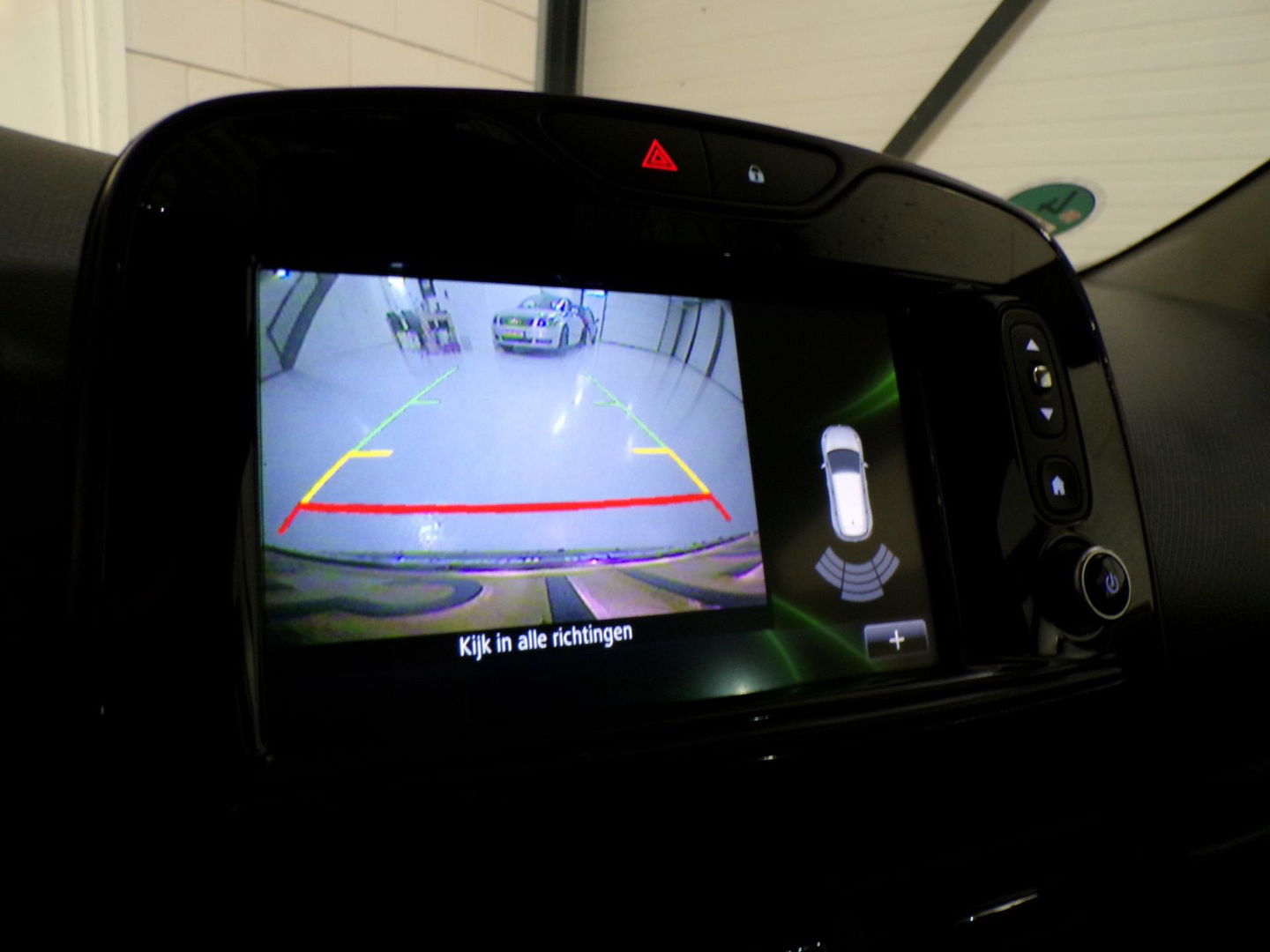 Renault Clio Estate 1.5 dCi ECO Night&Day "Origineel NL!" Bluetooth Navigatie Winterbanden Camera Parkeersensoren Airco Keyless