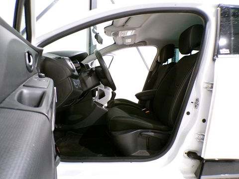 Renault Clio Estate 1.5 dCi ECO Night&Day "Origineel NL!" Bluetooth Navigatie Winterbanden Camera Parkeersensoren Airco Keyless