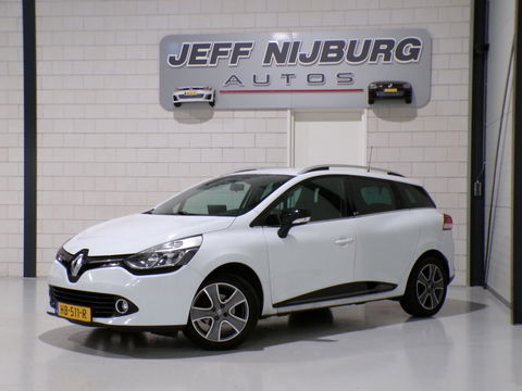 Renault Clio Estate 1.5 dCi ECO Night&Day "Origineel NL!" Bluetooth Navigatie Winterbanden Camera Parkeersensoren Airco Keyless