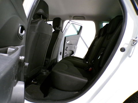 Renault Clio Estate 1.5 dCi ECO Night&Day "Origineel NL!" Bluetooth Navigatie Winterbanden Camera Parkeersensoren Airco Keyless